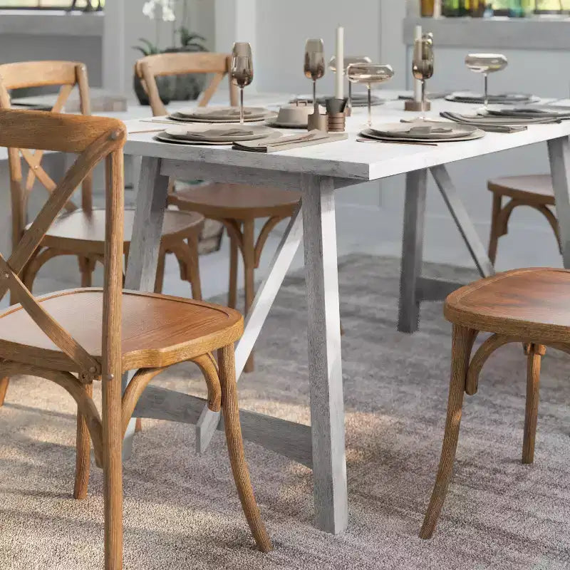 Table à manger de ferme avec piètement à tréteaux en bois