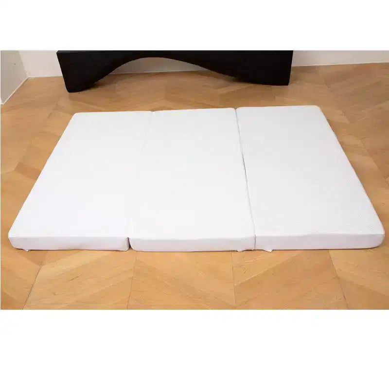 Matelas pliable en trois avec 1 mousse à mémoire de forme infusée de gel