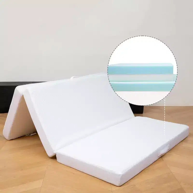 Matelas pliable en trois avec 1 mousse à mémoire de forme infusée de gel