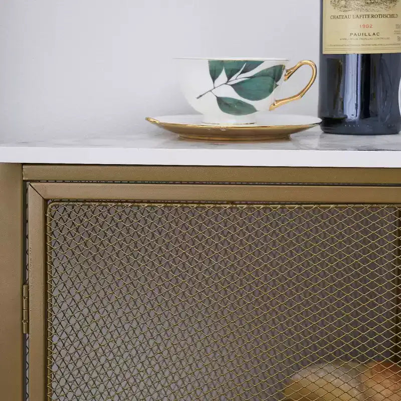 Étagère d'angle de rangement, étagère de présentation à 3 niveaux avec porte de protection et cadre métallique pour petits espaces