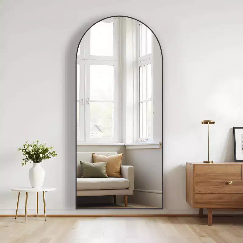 Miroir pleine longueur avec cadre en métal en forme d'arche
