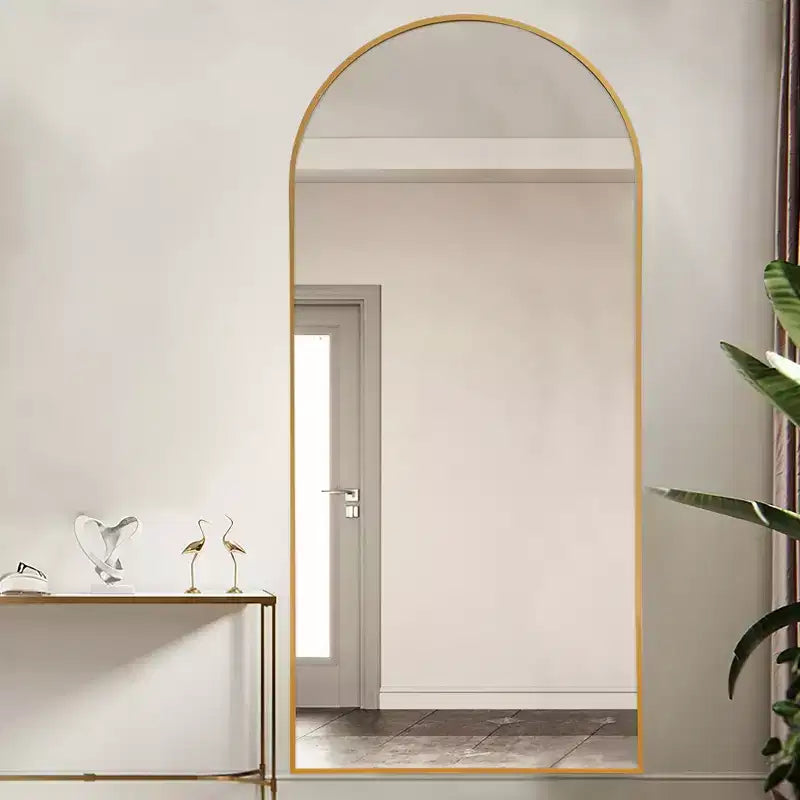 Miroir pleine longueur avec cadre en métal en forme d'arche