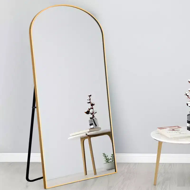 Miroir pleine longueur avec cadre en métal en forme d'arche