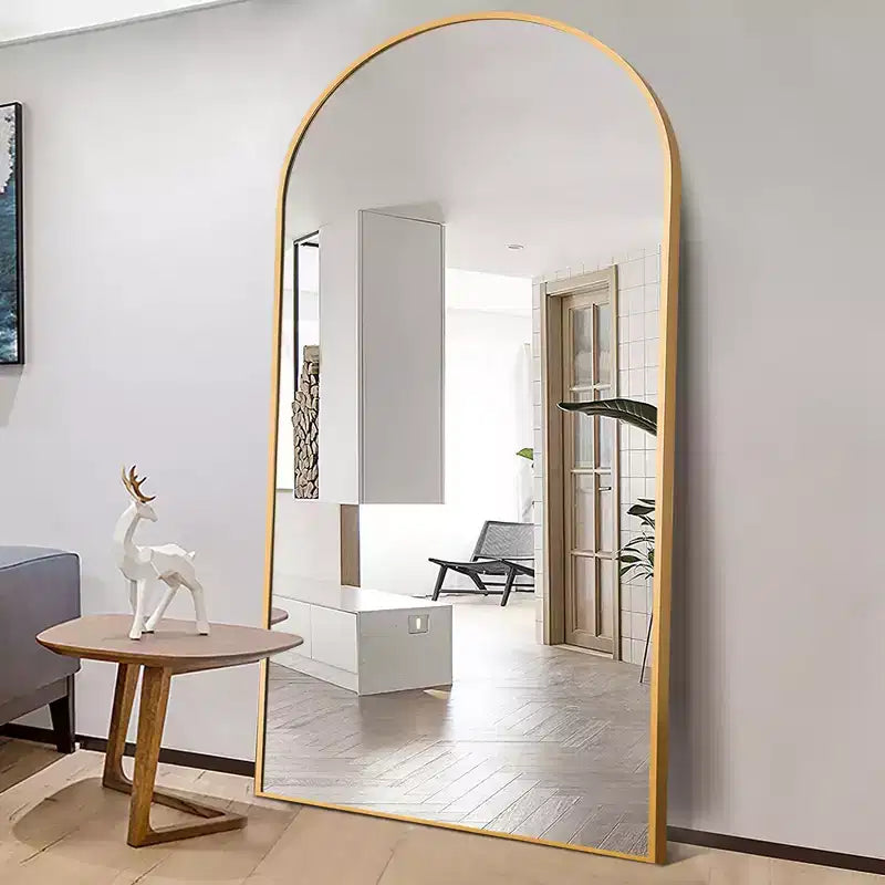Miroir pleine longueur avec cadre en métal en forme d'arche